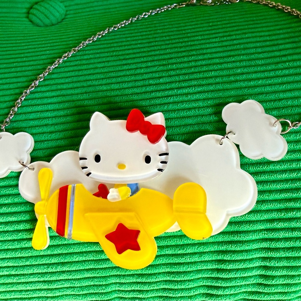 Hello Kitty Erstwilder Take to the Sky airplane necklace (limited edition)
